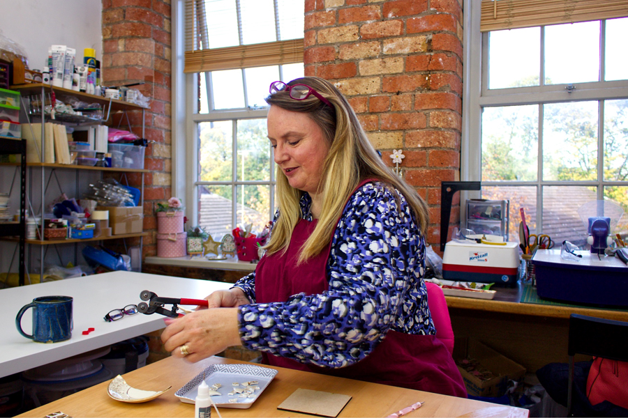 Banks Mill Studios on Bridge Street in Derby is a hub for creative businesses and just before the first Lockdown in March 2020 welcomed mosaic artist Diane Daley. Diane runs China Petals which makes personal keepsakes out of fine bone china.